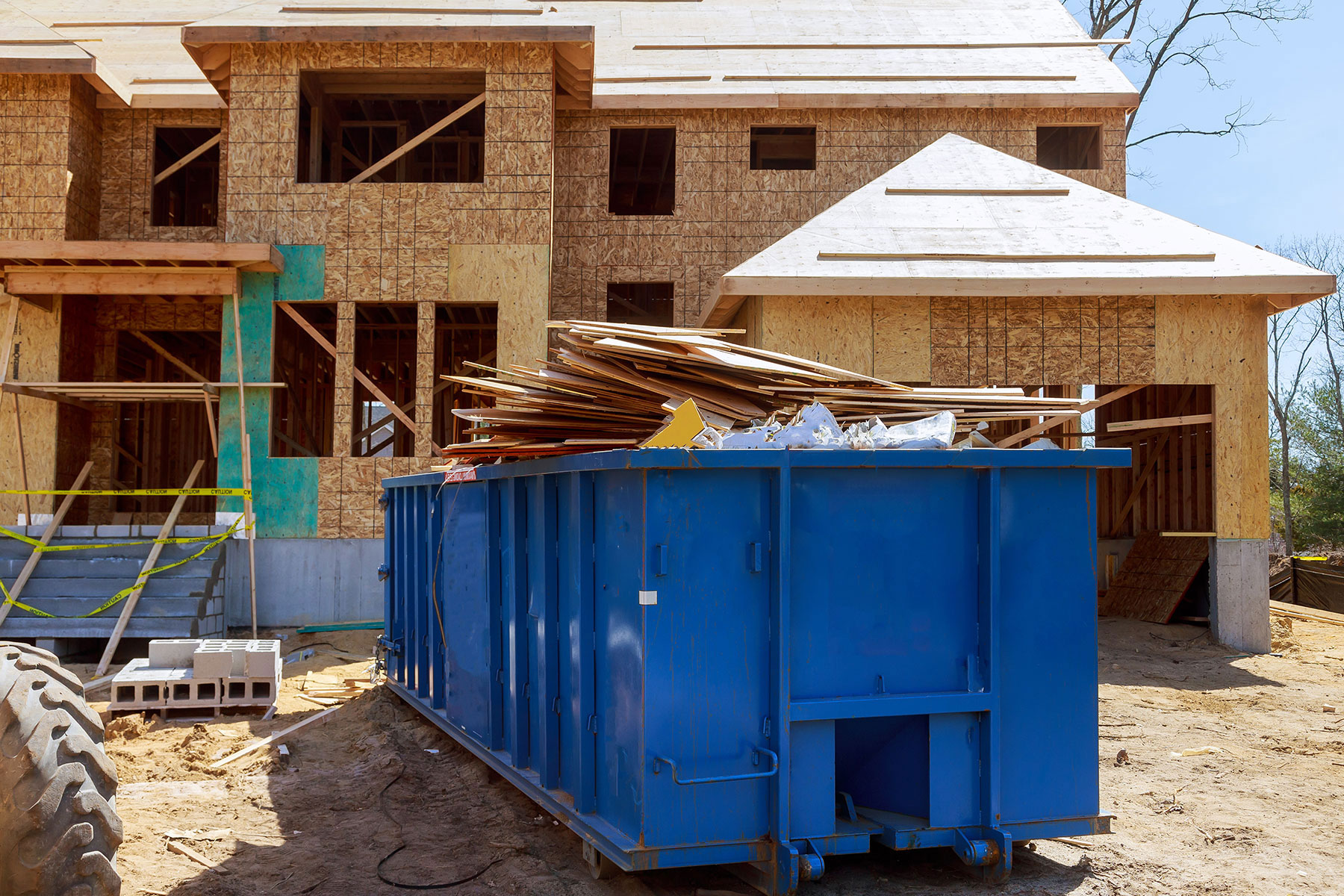 How Roll-Off Dumpsters Can Help With Construction Work